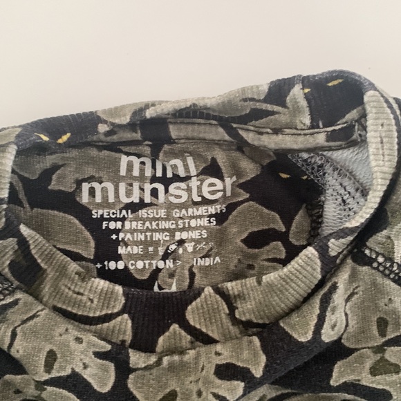 Mini Munster Pull over light weight sweatshirt - Picture 3 of 3